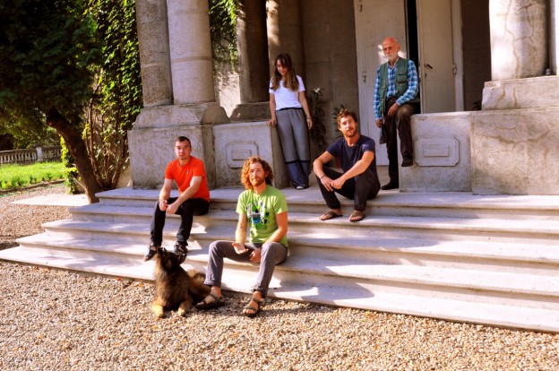 The group of artists in Cetate / upper row, from left to right, standing: Ecaterina Dinulescu (the coordinator of the project), and Napoleon Tiron; seating on the stairs, from left to right: Cristian Răduţă, Ştefan Radu Creţu and Jacques, Simon Iurino